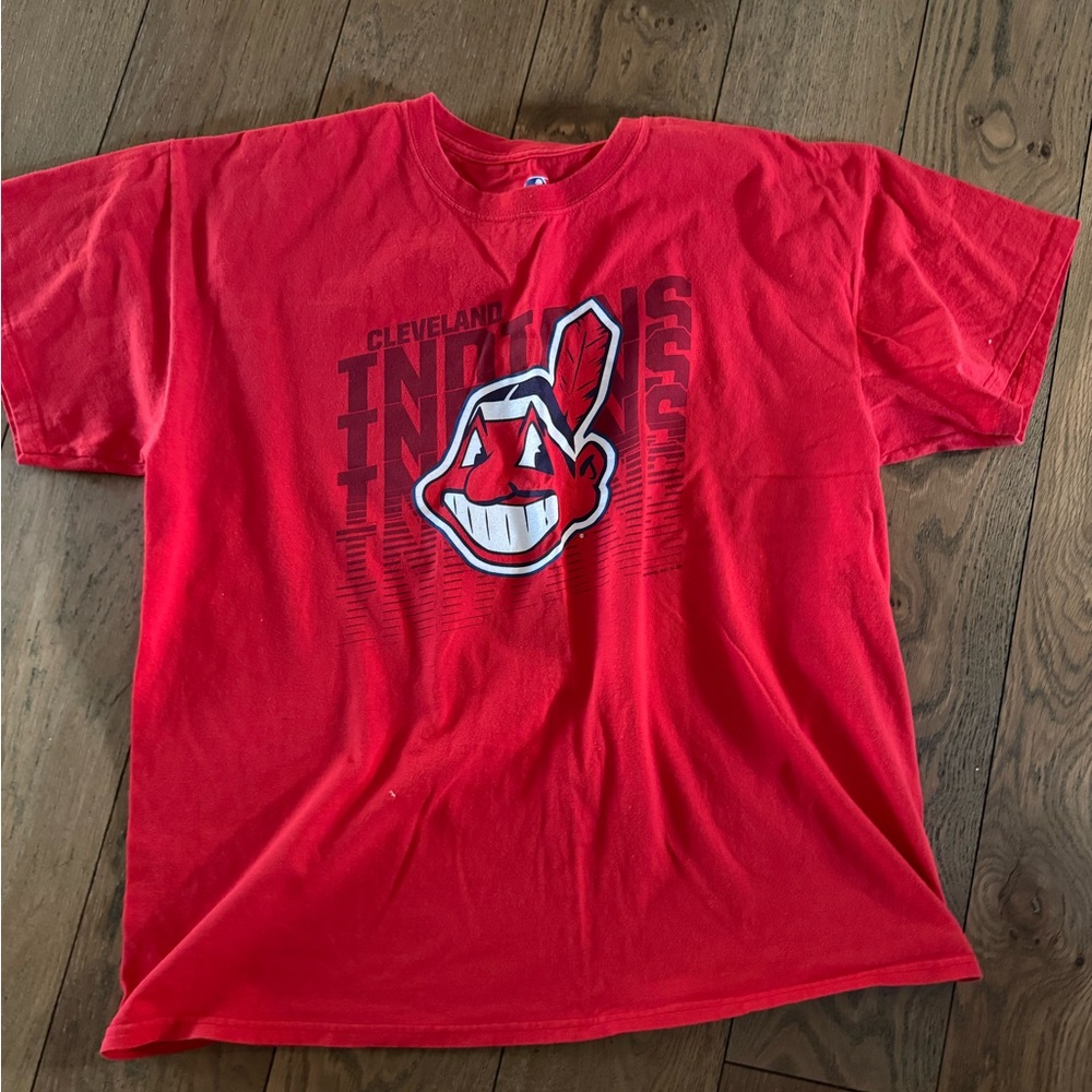 Vintage Genuine Merchandise Red MLB Logo Tee